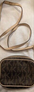 Michael Kors Jet Set Signature MK Logo Crossbody Purse Brown Vanilla/Gold Chain